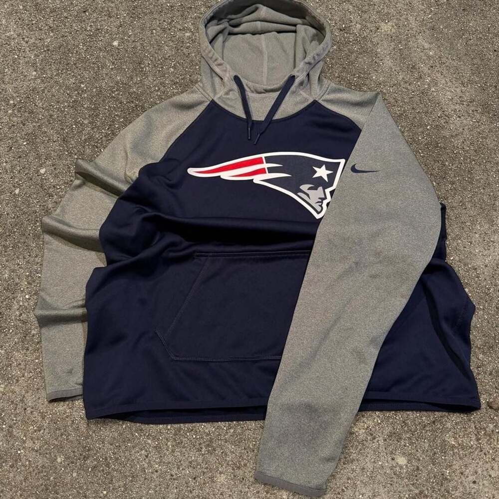 Nike New England Patriots Therma-FIT Pullover Hoodie